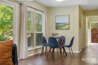 Spacious ATX Apt with Private Deck and All Essentials - Austin - 7