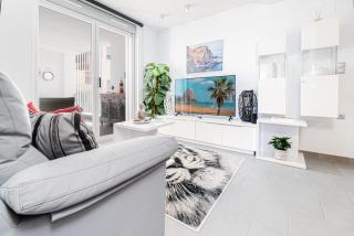 Modern Basia apartment with sea views - La Mata - 7