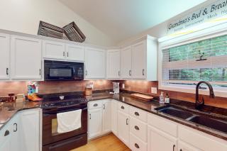Cascades Getaway - Boone - 2