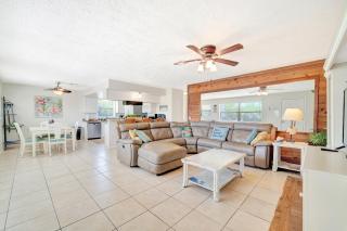 Blissful Beach Retreat Super - Englewood - 6