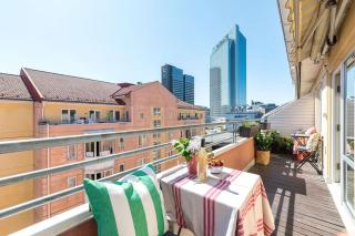 Best Location Central Station& Garage Parking - 3