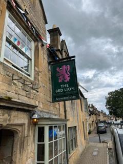 The Red lion - - 0
