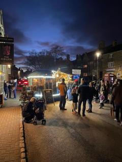 The Red lion - - 7