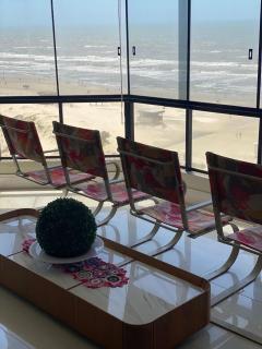 3 Dormitórios com Vista Exclusiva da Praia - 9