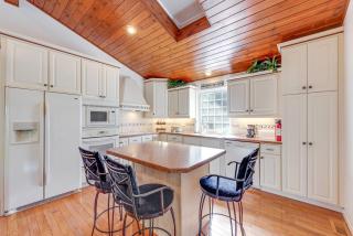 Arrowhead Lake Retreat with Dock and Pool Access! - 4