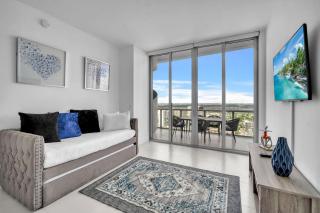 Penthouse Sky Suite - 2BDR2BTH - Private Rooftop Terrace - Hallandale Beach - 7