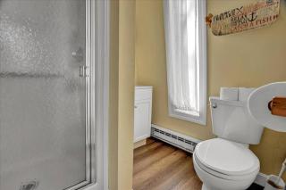 Pet Friendly! Lakefront w Hot Tub, Firepit! - Tobyhanna - 7