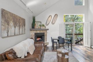 Ski In out Remodeled Luxury Condo - 0