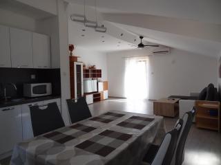 Tuan Vir Apartment - 4