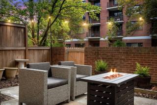 Luxurious Townhome in Arlington Kid-Friendly - 0