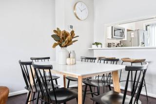 Luxurious Townhome in Arlington Kid-Friendly - 3