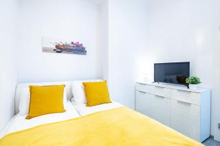 Ultra Central - Large Home with Balcony - Budapest - 0