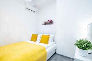 Ultra Central - Large Home with Balcony - Budapest - 4