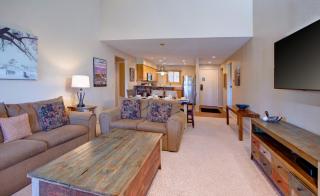 Three-Bedroom Apartment - Park City - 3