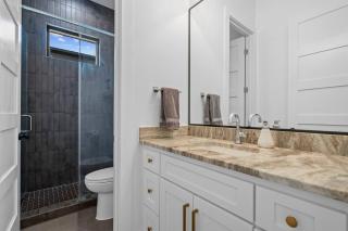 Family Fun House - Pet Friendly! 12 Min to Oaklawn - 7