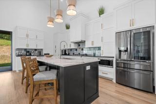 Family Fun House - Pet Friendly! 12 Min to Oaklawn - Hot Springs - 7