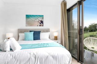 Coastal Retreat with Marina & Ocean Views - Nelson Bay - 6
