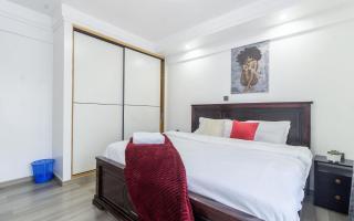 Luxury 2BR Ensuite apartment with Private Balcony and Views - 2