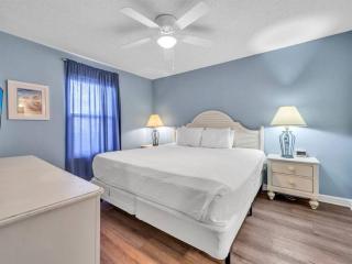 Pelican Beach Resort by DestinGetAway - Destin - 3