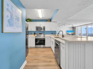 Pelican Beach Resort by DestinGetAway - Destin - 5