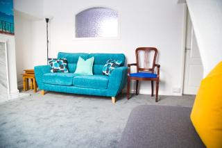 Lucky Home 24 - Ideal for Trade & Family - 2 Bedrooms - 3 Beds - Max 4 Guests - Close to BAE, Docks, Lake District, Beaches - 2