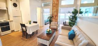 Beachfront Surfside 2BR Apartment - The Coachhouse - Narrabeen - 9