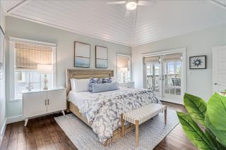 Ships and Giggles 276 HI - 4