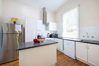 Charming Period Home - Walk to CBD, Pet Friendly - Dubbo - 4