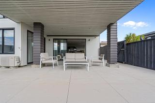 Beachfront Paradise - Papamoa Beach Holiday Home - Papamoa - 7