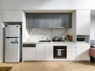 Your Quiet Penthouse with High Ceiling Split Level - Epping - 6