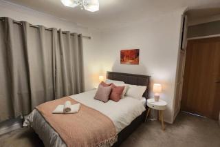 Beautifully Fab 3 bedroom 7 guests house - 5