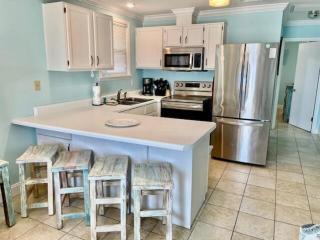 Sunflower 2, Beachfront Apt, pets allowed - St. George Island - 7