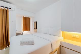 Modern Look Studio at Urbantown Serpong Apartment By Travelio - 3