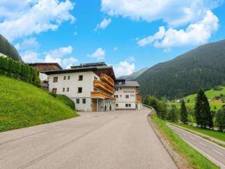 Spacious apartment near centre and ski area - Gaschurn - 4