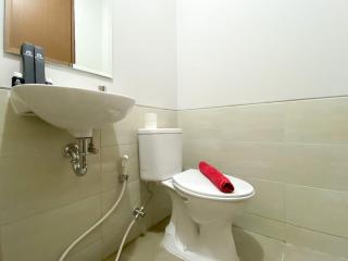 Fancy and Simply Studio at Transpark Juanda Bekasi Timur Apartment By Travelio - Bekasi - 4