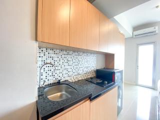 Fancy and Simply Studio at Transpark Juanda Bekasi Timur Apartment By Travelio - Bekasi - 6