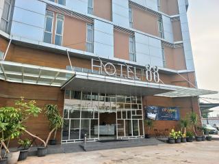 Hotel 88 Kedoya Jakarta - Yakarta - 0