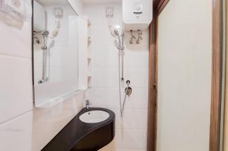 Best Homey Studio at Sky House BSD Apartment By Travelio - Tangerang - 3