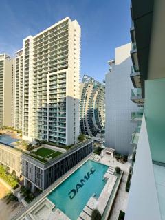 Naseem - Cozy Studio with City & Pool Views in Business Bay - Dubai - 5