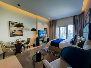 Naseem - Cozy Studio with City & Pool Views in Business Bay - Dubai - 3