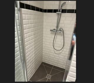 Appartement Paris 11 - 2 chambres - 2 sdd - 2 wc - 8