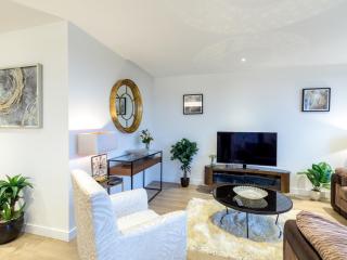 2 Bed Property Close to Heathrow Airport - Hounslow - 2