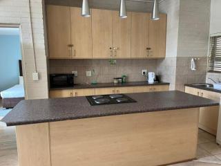 Royal Bafokeng Guest House - Bloemfontein - 3