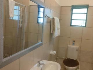 Royal Bafokeng Guest House - 3