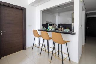 Frank Porter - Silverene Tower B - 4