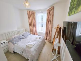 Two bedroom Flat with Private Patio in Battersea - Londra - 3