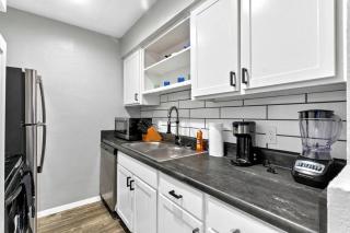 Hot Location Only 2 Min Walk To AT&T Stadium Sleeps 8 FREE Parking - Arlington - 9