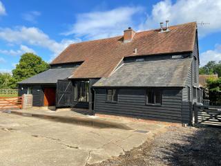 Kings Barn - English Countryside Retreat - 0