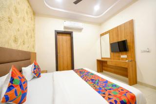 FabHotel Golden Tree - 4