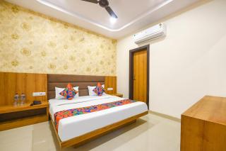 FabHotel Golden Tree - 8